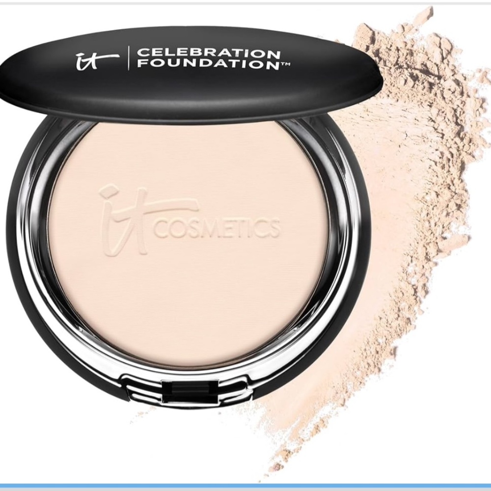 NEW IT Cosmetics Celebration Full Coverage Powder Foundation in “Fair”